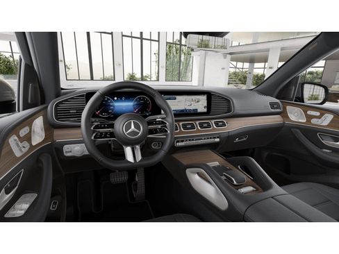 New 2025 Mercedes-Benz GLS 580 4MATIC image 2