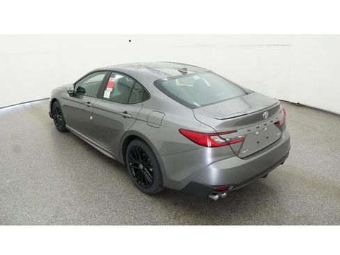 Used 2026 Toyota Camry SE w/ Convenience Package FWD image 5