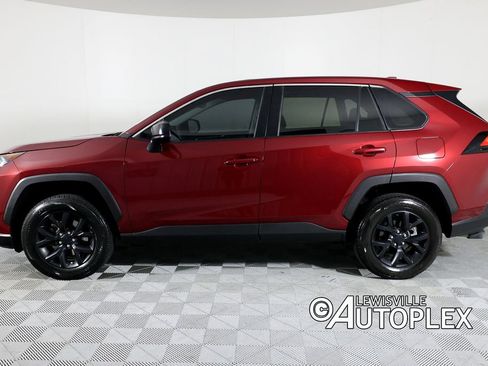 Used 2022 Toyota RAV4 LE FWD image 8