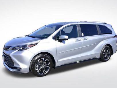 New 2025 Toyota Sienna Platinum