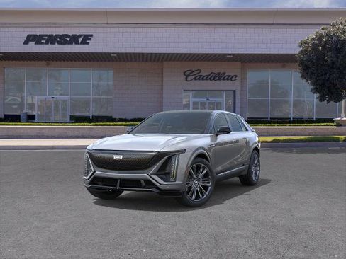 New 2026 Cadillac Lyriq V w/ LPO, Floor Liner Package AWD/4WD image 8