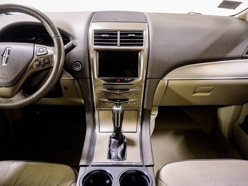 Used 2015 Lincoln MKX FWD w/ Equipment Group 101A image 22