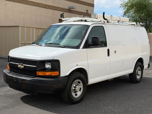 Used 2013 Chevrolet Express 2500 image 2
