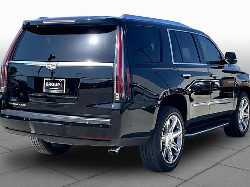 Used 2020 Cadillac Escalade Luxury RWD image 12