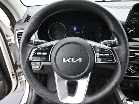 Used 2022 Kia Seltos LX image 23
