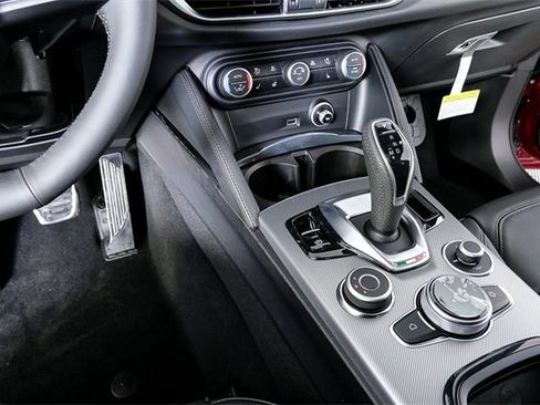 New 2025 Alfa Romeo Stelvio Sprint image 17