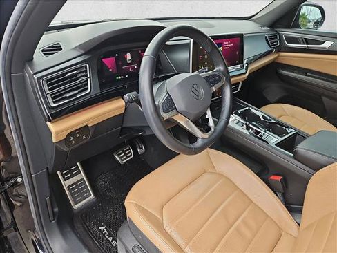 Used 2024 Volkswagen Atlas Cross Sport SEL R-Line image 10