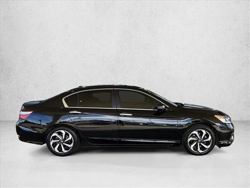 Used 2016 Honda Accord EX image 4