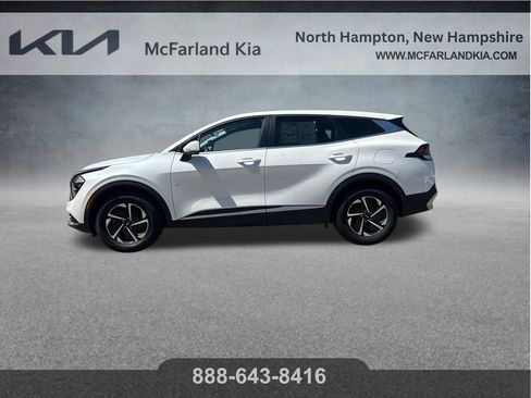Used 2023 Kia Sportage LX AWD/4WD image 3