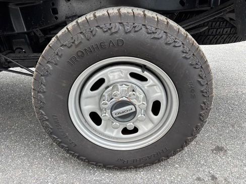 Used 2018 Ford F250 XL w/ Power Equipment Group AWD/4WD image 17