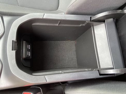 Used 2025 Toyota RAV4 LE image 43