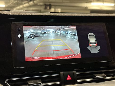 Certified 2022 Kia Niro EX Premium image 24