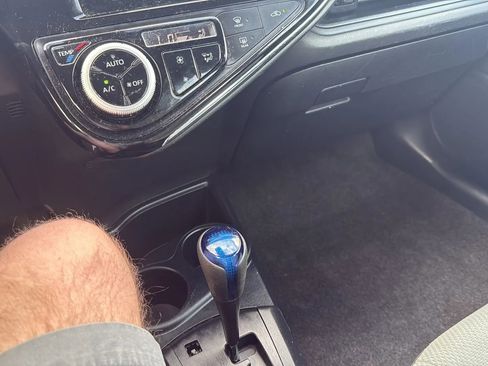 Used 2018 Toyota Prius C One image 14