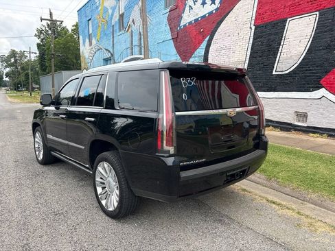 Used 2017 Cadillac Escalade Platinum AWD/4WD image 5