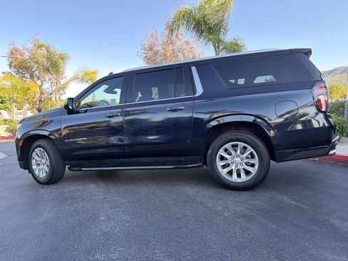 Used 2023 Chevrolet Suburban Premier RWD image 11