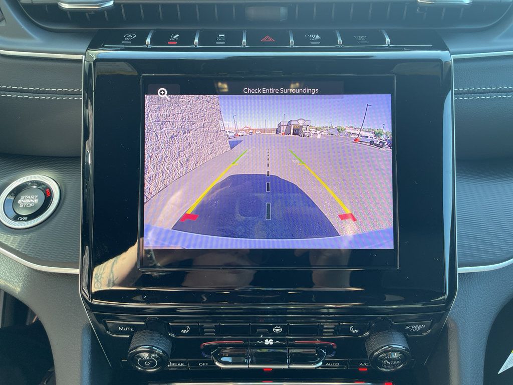 Certified 2025 Jeep Grand Cherokee Altitude AWD/4WD image 14
