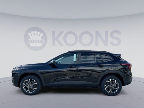 New 2026 Chevrolet Trax LT w/ Driver Confidence Package FWD image 2