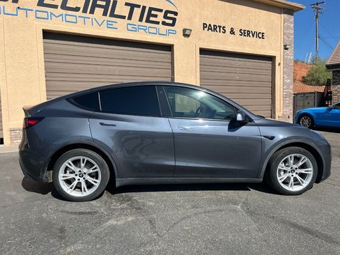 Used 2021 Tesla Model Y Long Range AWD/4WD image 6