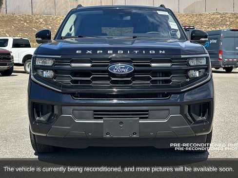 Used 2025 Ford Expedition Max Active AWD/4WD image 9