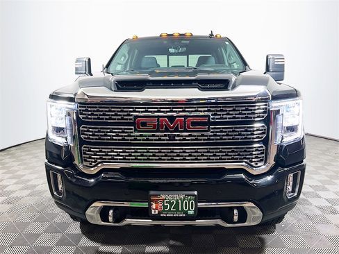 Used 2022 GMC Sierra 3500 Denali w/ Denali Black Diamond Edition image 3