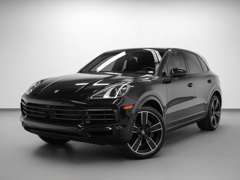 Used 2023 Porsche Cayenne Platinum Edition image 6