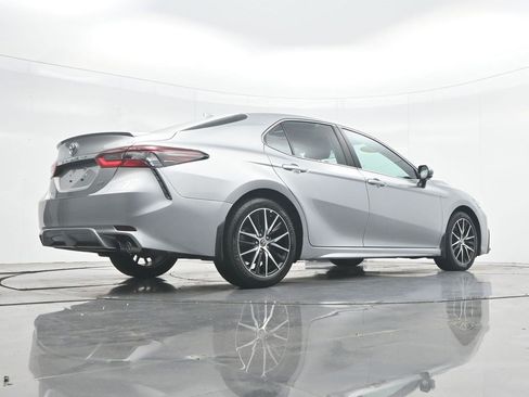 Used 2022 Toyota Camry SE FWD image 36