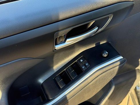 Used 2023 Toyota Highlander XLE image 16