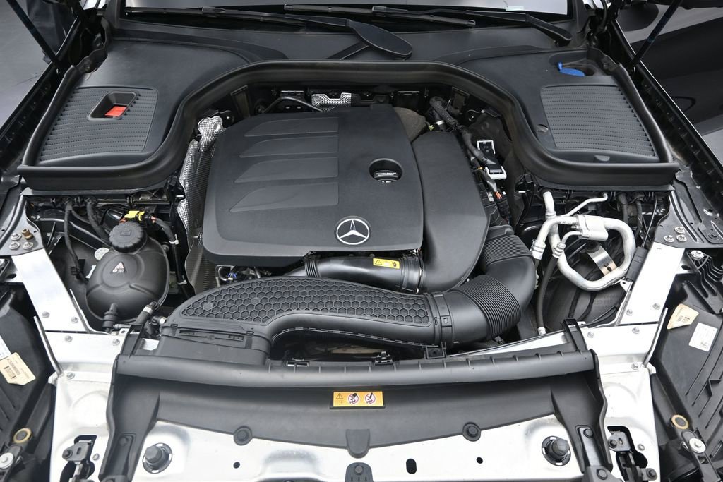 Used 2022 Mercedes-Benz GLC 300 4MATIC w/ Driver Assistance Package image 14
