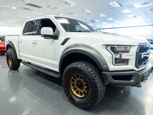Used 2020 Ford F150 Raptor w/ Equipment Group 802A Luxury AWD/4WD image 4