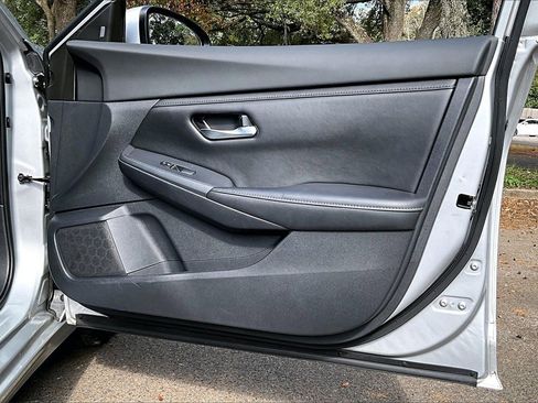 Used 2022 Nissan Sentra SV image 25