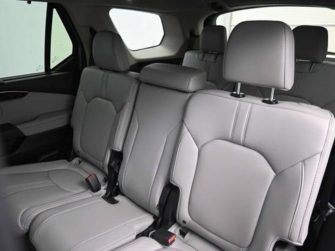 Used 2024 Honda Pilot EX-L image 12