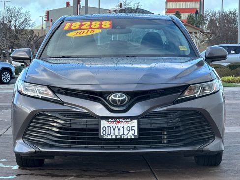 Certified 2018 Toyota Camry LE image 11