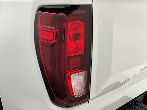 Used 2025 GMC Sierra 1500 Elevation AWD/4WD image 28