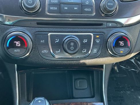 Used 2014 Chevrolet Impala LT w/ Convenience Package image 50