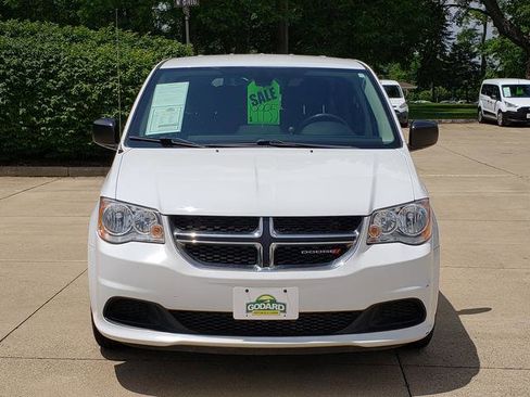 Used 2018 Dodge Grand Caravan SE w/ UConnect Hands-Free Group FWD image 9