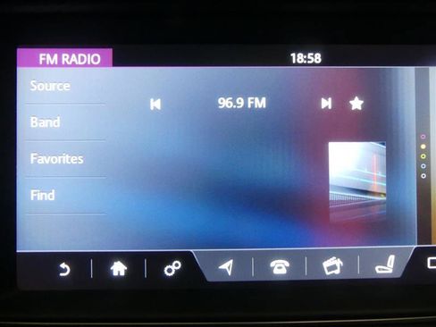 Used 2017 Jaguar XF R-Sport image 12