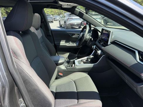 Used 2025 Toyota RAV4 SE image 14