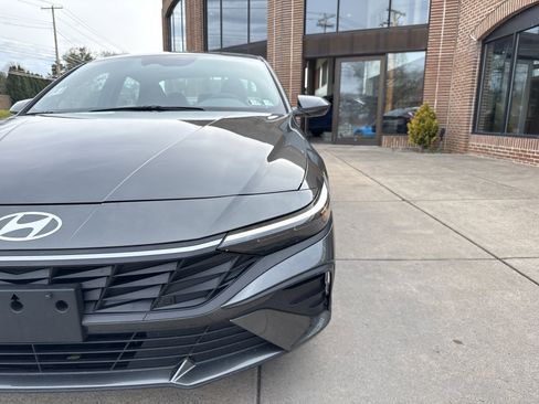 Certified 2024 Hyundai Elantra SEL image 18