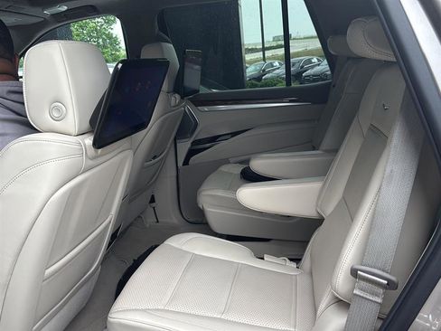 Used 2025 Cadillac Escalade Sport Platinum AWD/4WD image 9