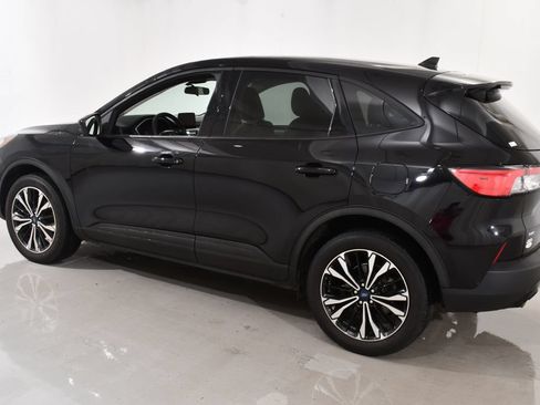 Used 2022 Ford Escape SE w/ SE Sport Appearance Package AWD/4WD image 15