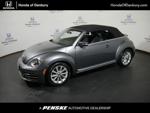 Used 2019 Volkswagen Beetle 2.0T SE image 1