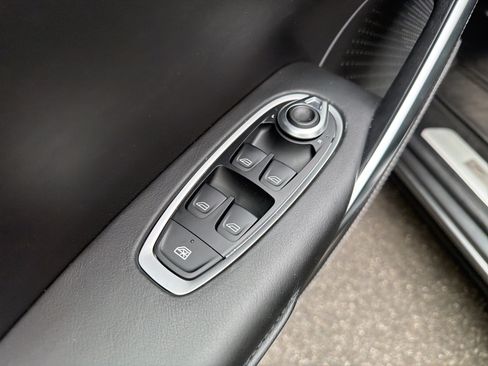 Used 2021 Aston Martin DBX AWD/4WD image 12