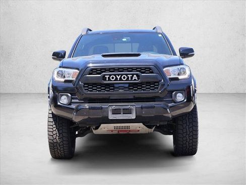 Used 2020 Toyota Tacoma TRD Sport w/ Technology Package AWD/4WD image 2