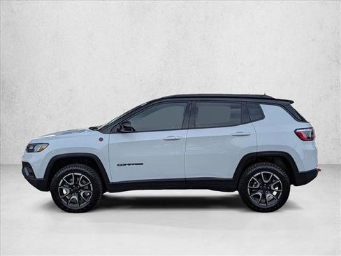New 2025 Jeep Compass Trailhawk w/ Trailhawk Convenience Group image 9