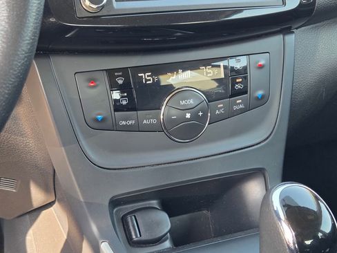 Used 2019 Nissan Sentra SV FWD image 32