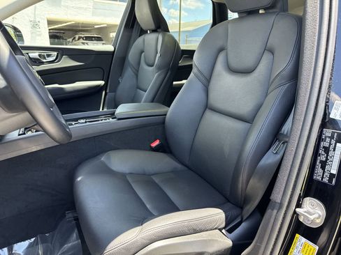 Used 2022 Volvo XC60 B5 Momentum AWD/4WD image 20