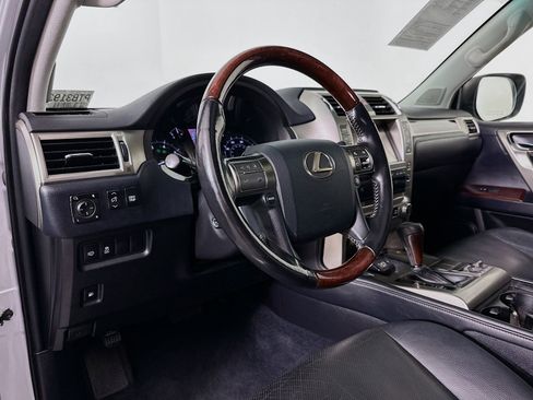 Used 2018 Lexus GX 460 Premium w/ Premium Package AWD/4WD image 9
