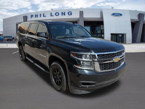 Used 2018 Chevrolet Suburban LT image 8