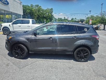 Used 2017 Ford Escape SE w/ SE Sport Appearance Package