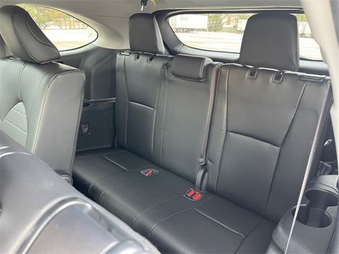 Used 2023 Toyota Highlander XLE image 23